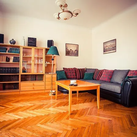 Gate Apartment