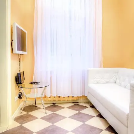 Apartment Gate *